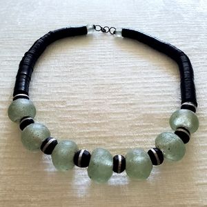 🇧🇫 Burkina Glass and Bead Necklace